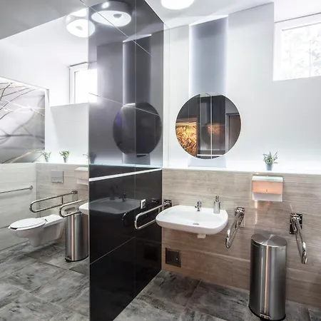 Oda ve Kahvaltı Art Korab 4*