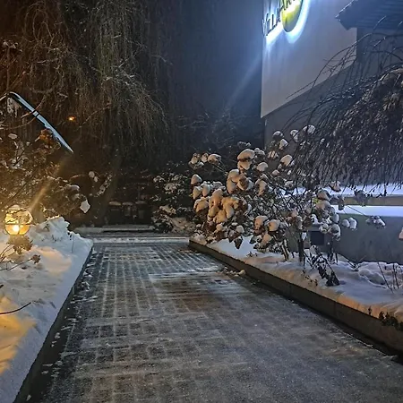 Oda ve Kahvaltı Art Korab 4*