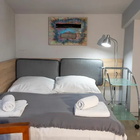 B&B Art Korab *