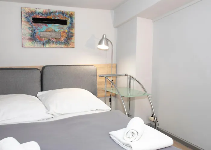 לינה וארוחת בוקר Art Korab